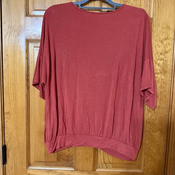 Umgee V-Neck Twist Front Blouse - Rust size large - Picture 6 of 6